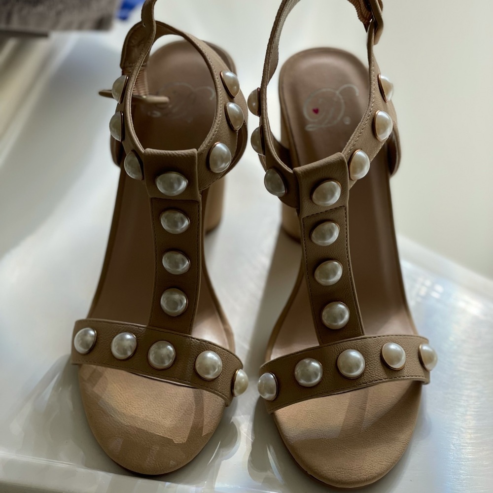 Pearl Studded heels! - Picture 3 of 3